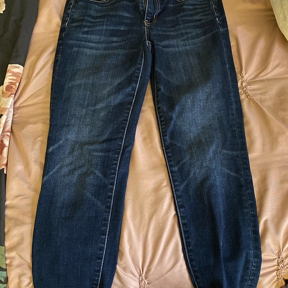 cropped American Eagle